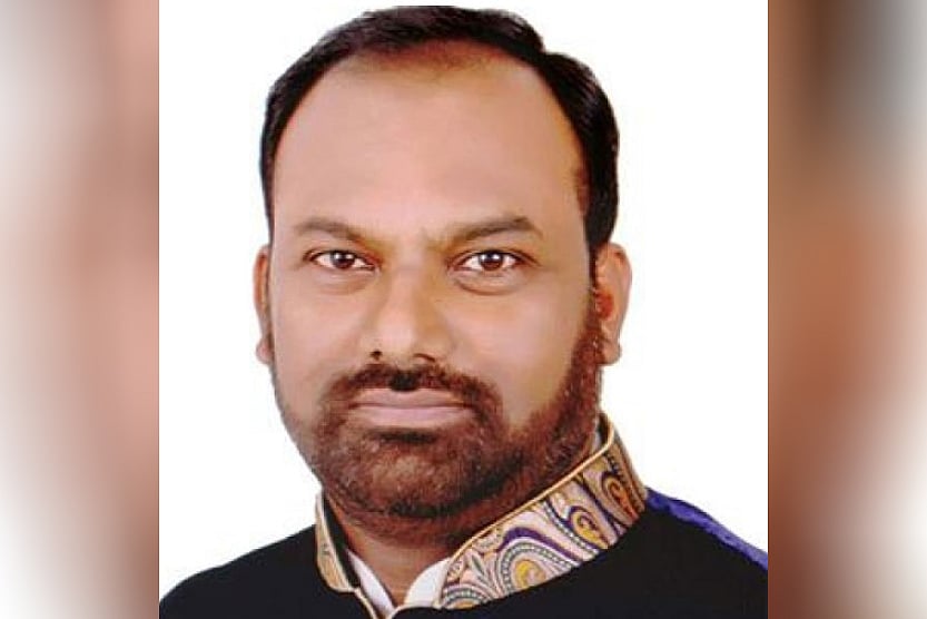 টাঙ্গাইলে বাবার জানাজায় মুঠোফোনে বক্তব্য দিলেন পলাতক সাবেক এমপি ছোট মনির